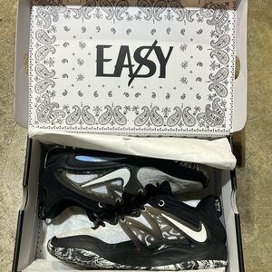 Nine KD 15 basketball shoes